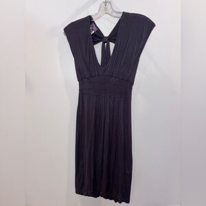 House Spy Elegant Grey Sleeveless Dress